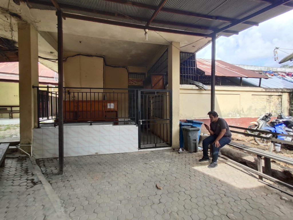 Sel tahanan Polsek Samarinda Kota yang juga mengalami kepenuhan muatan akibat masa darurat pandemi sejak dua bulan silam