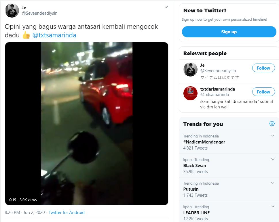 tangkapan layar twitter Beredar Video di Twitter Seorang Laki-laki Mainkan Alat Kelamin Sambil Mengendarai Sepeda Motor
