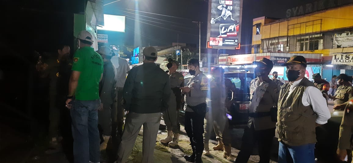 Penyegelan THM di Samarinda, Jumat (19/6/2021)/ IST